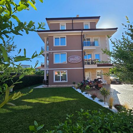 Villa Yanevi 라브다 외부 사진