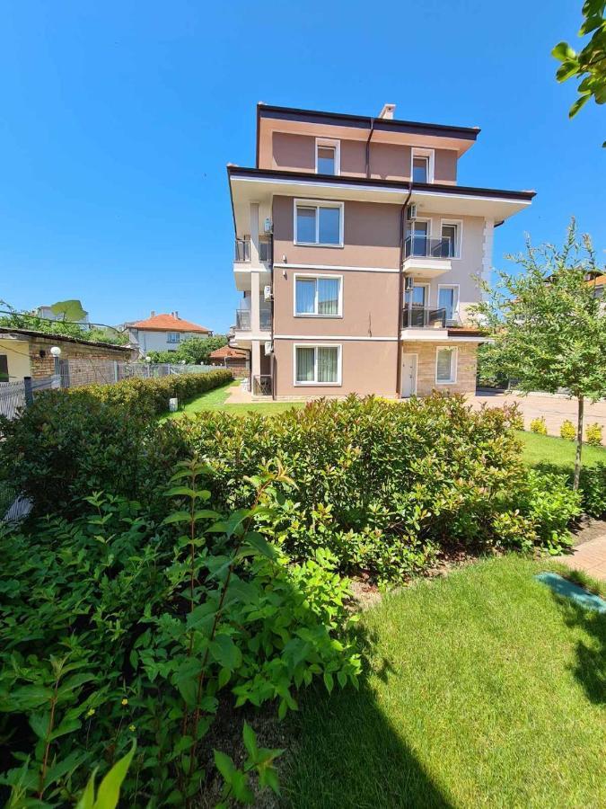 Villa Yanevi 라브다 외부 사진
