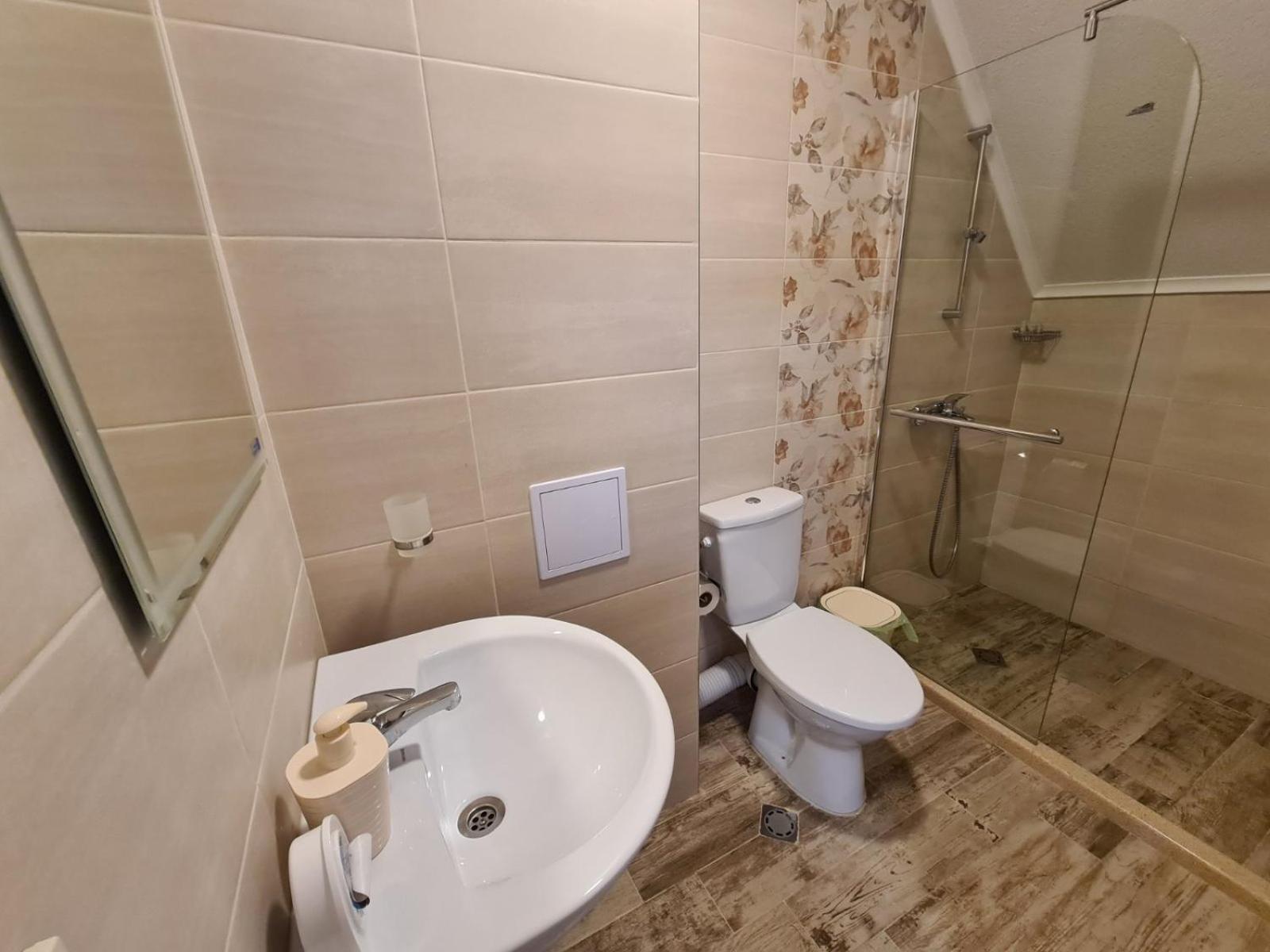 Villa Yanevi 라브다 외부 사진