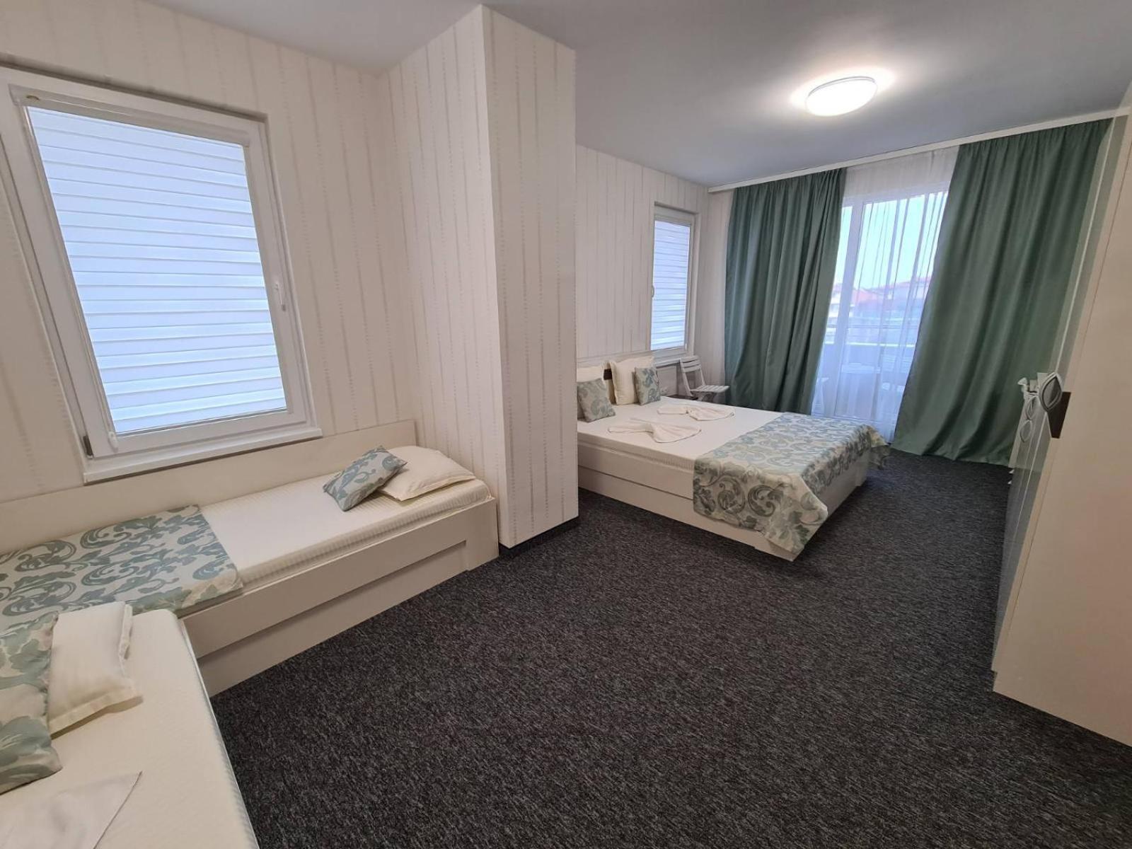 Villa Yanevi 라브다 외부 사진
