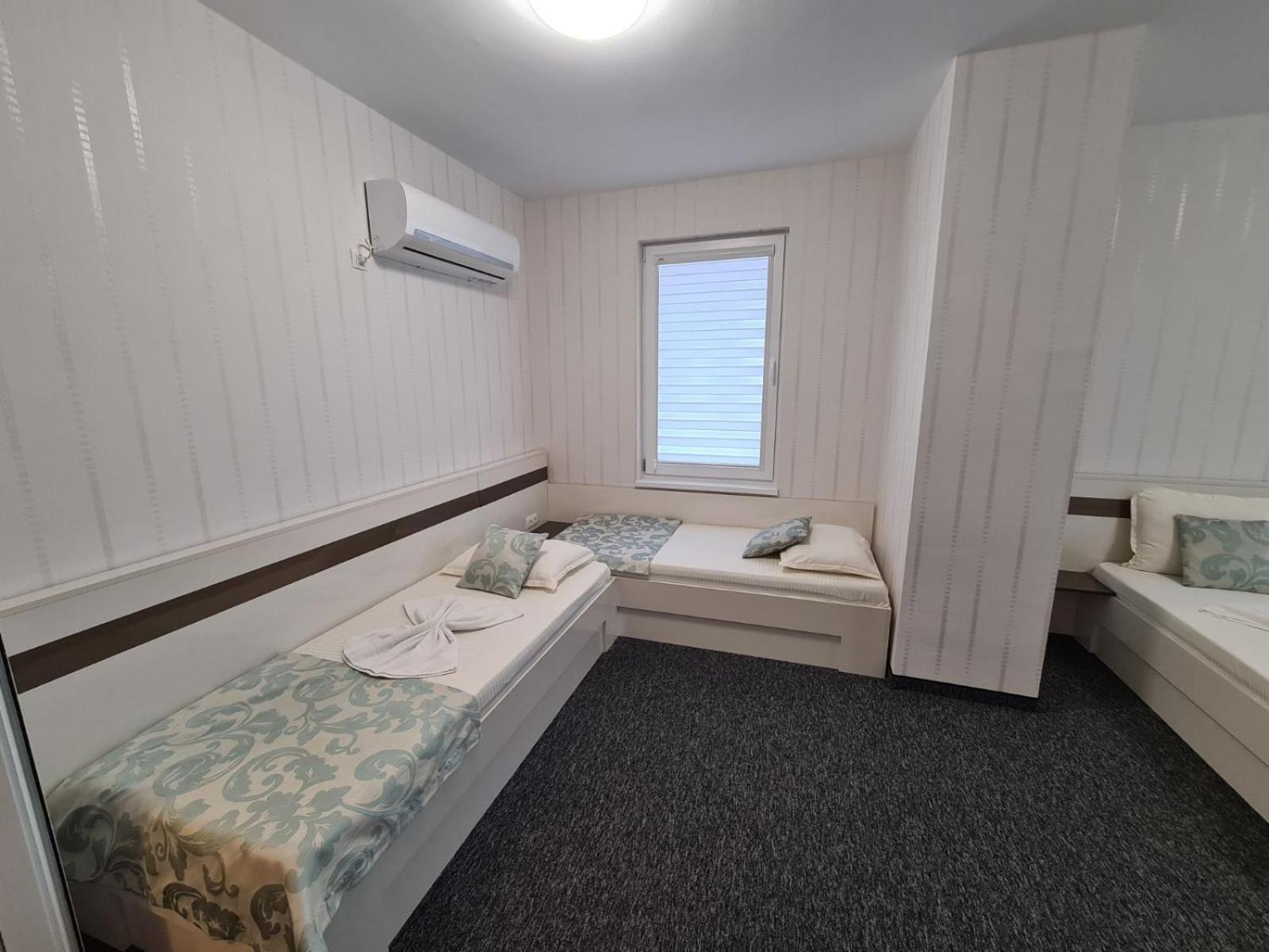 Villa Yanevi 라브다 외부 사진