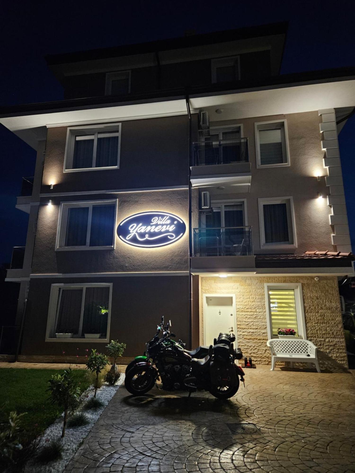 Villa Yanevi 라브다 외부 사진